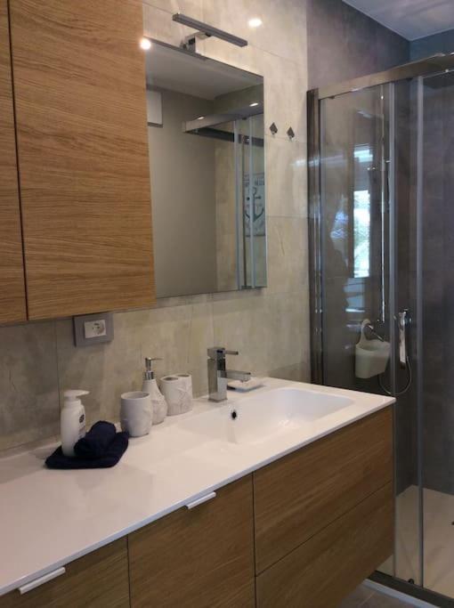Bluemarine, Studio Vista Mare Menton Luaran gambar